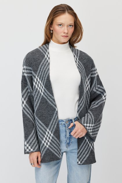 Women's Oversized Plaid Knit Cardigan