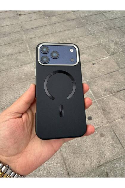 Black Luna Shine Silicone Case Compatible with Apple iPhone 15 Plus, Featuring Magsafe Technology.
