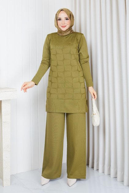 Women's Cold-Spun Yarn Square-Patterned Long-Sleeve Crew-Neck Slit Modest Tunic, Khaki