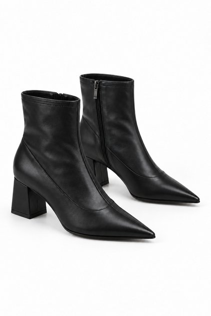 Women's New Season Leather Pointed Toe Vittoriá Black Heeled Zippered Boots