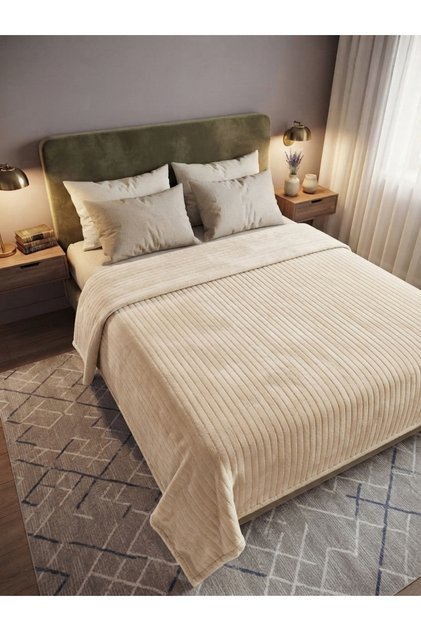 Wellsoft Plush Double-Size Bedspread with Corded Fabric Stripes—Soft-Textured Blanket, 220 x 180 cm