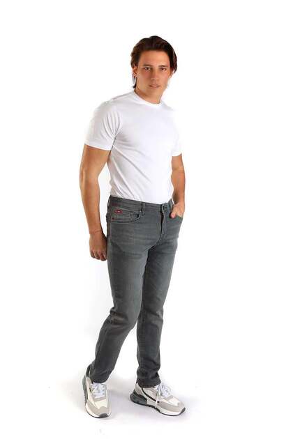 Jagger Men's Slim Straight Slim Fit Regular Waist Straight Leg Jeans Gray