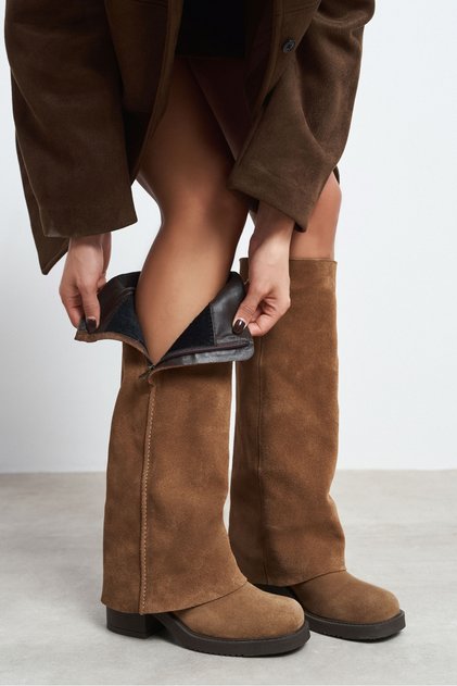 Varena Koyu Desert Suede Leather Zipper-Front Square-Toe Chunky-Block Heel Women's Boots