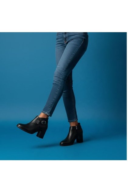 Black Leather Cross Buckle Internal Zipper Women's Thick Heeled Short Boots
