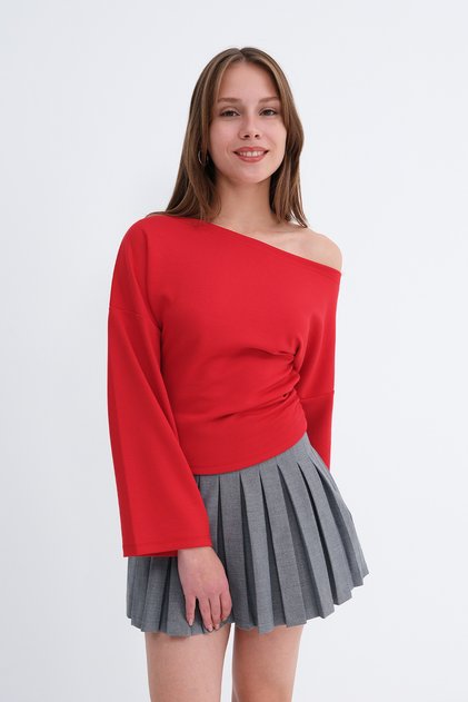 Boat Neck Long-Sleeve T-shirt B09016
