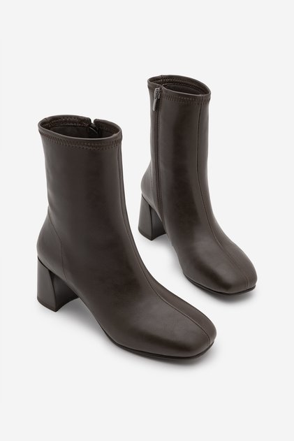 Women's Blunt Toe Zippered Heeled Boots Nonas Brown