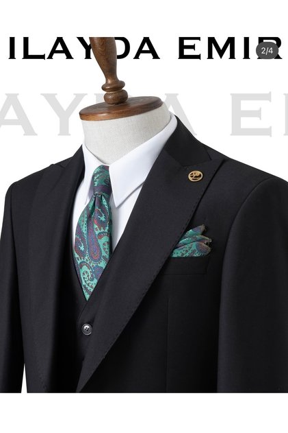 Black Swallow Collar Suit