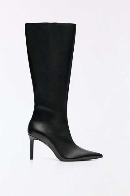 HEELED BOOT
