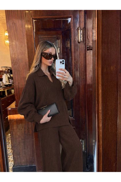 V-Neck Collar Acrylic Fabric Knitwear Set Brown