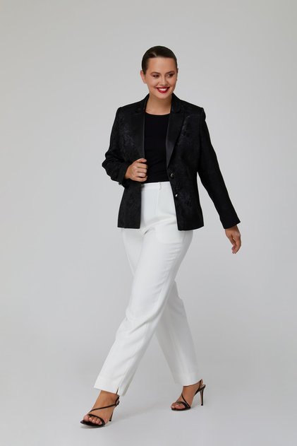 Saten Yaka Detaylı Jakarlı Büyük Beden Kadın Ceket