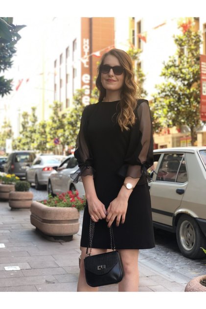 Kadın Kolları Volanlı Elbise