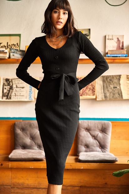 Olalook Kadın Siyah V Yaka Düğme Detaylı Kuşaklı Triko Elbise ELB-19001626 - 1