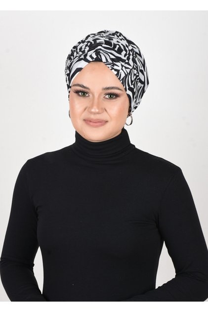 Black and White Patterned Practical Ready Made Cap