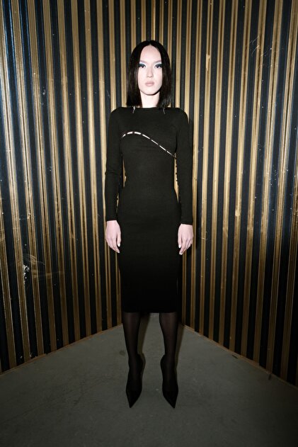 roise Yin Yang Dress - Kadın Siyah Cut Out Düğme Detaylı Tasarım Triko Midi Elbise - 1