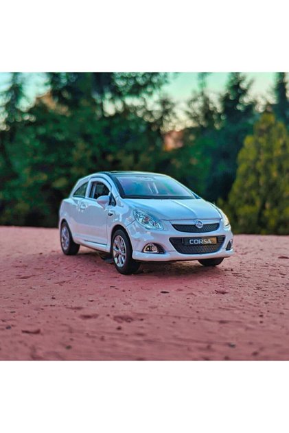 Opel Corsa 1/36 Scale 12cm Diecast Model Car Pull Drop