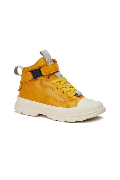 Unisex Kids Yellow Boots with Bamboo Buckle