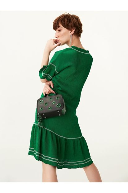 Twist Kadın Yeşil Geniş Yaka Volanlı Elbise - 3