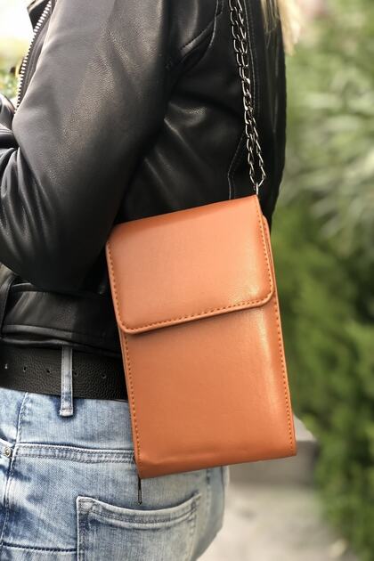 Kadın Camel Zincir Askılı Kapaklı Mini Omuz Çantası
