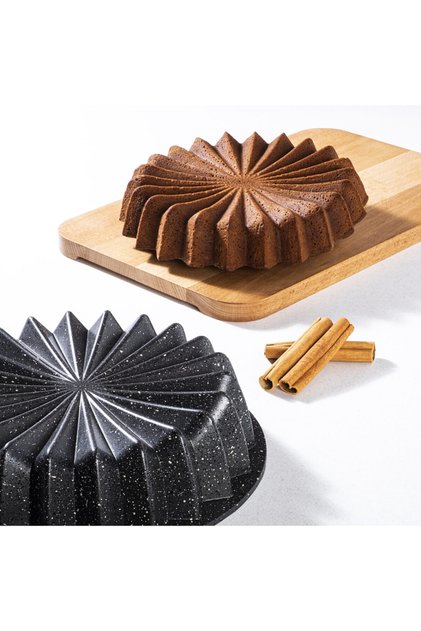 Gray Granite Cast Star Shaped Sliced Tart Mold 26cm