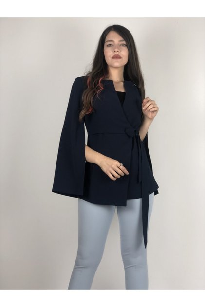 Kadın Lacivert Kolu Yırtmaçlı Ceket