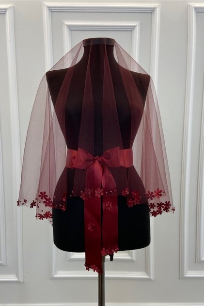 Simple Bridal Veil Set with Burgundy End Flower and Pearl Decoration