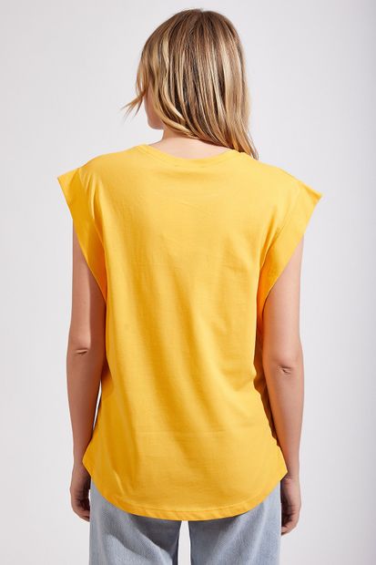 Happiness İstanbul Kadın Sarı Kolsuz Basic Örme T-Shirt Hf00135 - 3