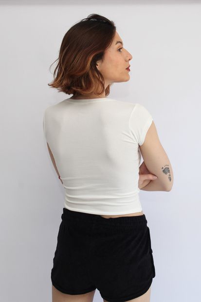 Rosse Butik Kadın Ekru V Yakalı Crop Top T-shirt - 3