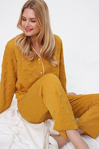 Trend Alaçatı Stili Kadın Hardal V Yaka Desenli Pijama Takım ALC-X5533 - 1