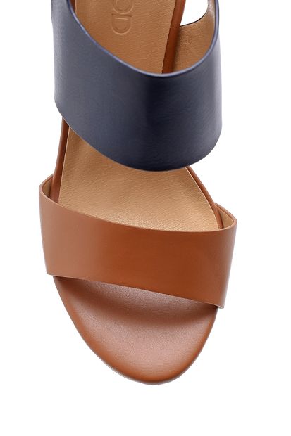 Derimod Kadın Toka Detaylı Topuklu Sandalet - 5