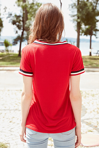 Olgun Orkun Kadın Kırmızı Kol Ve Yakası Şeritli T-Shirt O&O-8Y148029 - 2