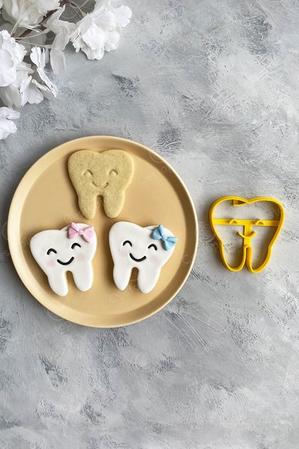 Yellow Tooth Cookie Mold