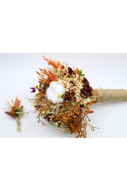 Buchet de flori de mireasa si flori de guler