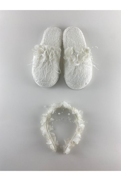 Ecru Floral Stoned Maternity Crown Slippers Set