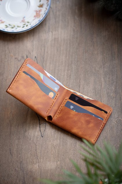 Classic Wallet - Camel - Real Leather & Handmade - Minimalist Design