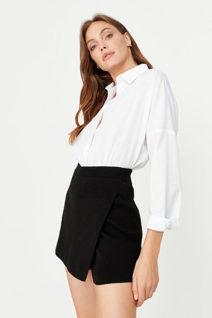 Black Fitted Mini Shorts Knitwear Skirt TWOAW23ET00246
