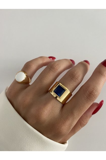 White Oval Sparrow Finger Ring