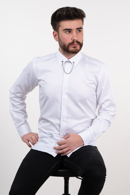 Slimfit Shirt with Collar Chain