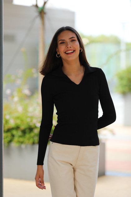 Women's Black Shirt Collar Winter Knitwear Blouse