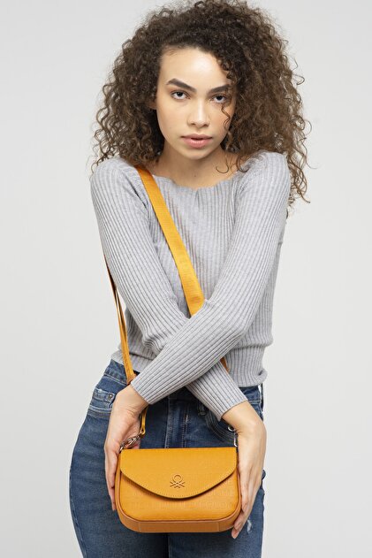 オールドカンパニーペンダント United Colors of Benetton Benetton Kadın Çapraz Çanta Hardal