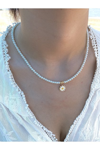 Pearl Daisy Necklace