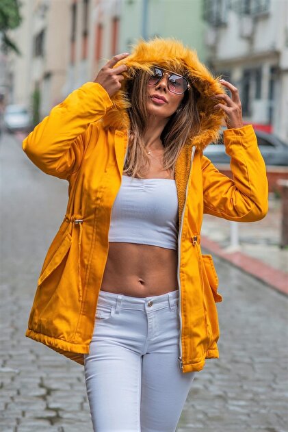 Keyifli Moda Kadın Hardal Kapüşonu İçi Kürklü Gabardin Mont