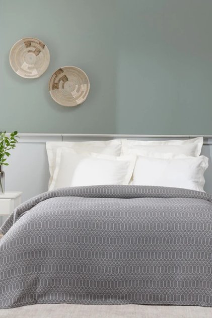 Curvy Smoked Double Four Season Bedspread