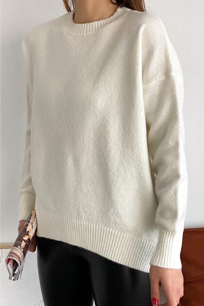 Women's Ecru Standard Size Oversize Knitwear Sweater