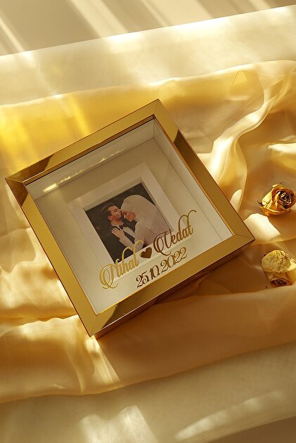 Verda Çerçeve 25x25 Cm Fotoğraf Bölümlü Gold Pleksi Kaplı Verda