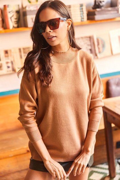 Women's Biscuit Turtleneck Soft Textured Loose Knitwear Sweater KZK-19000531