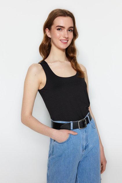 Siyah Kare Yaka Fitted/Vücuda Oturan Esnek Örme Atlet TWOSS23AL00037