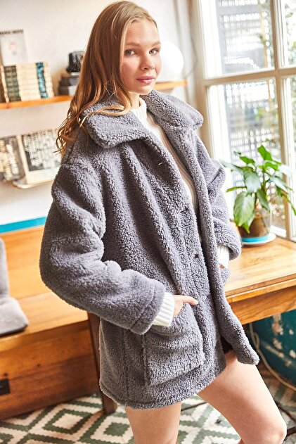 Olalook Kadın Gri Düğmeli Cepli Astarsız Oversize Peluş Ceket CKT