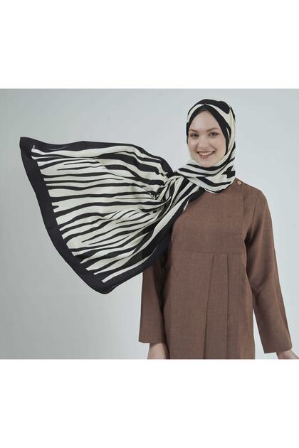 Women's Medina Silk Shawl Black - Off White 02