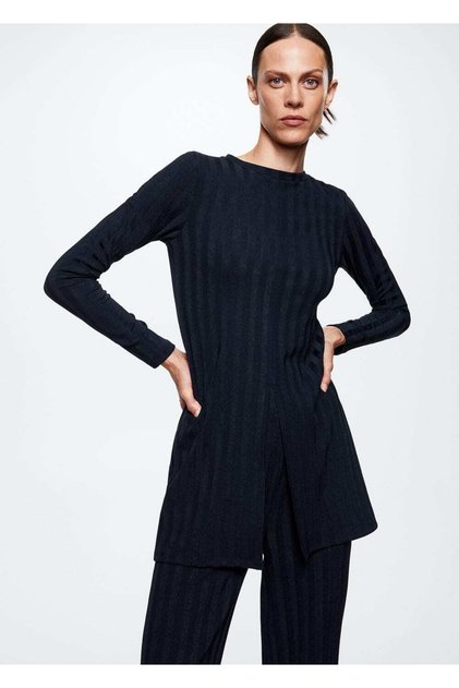 Long Sleeve T-Shirt with Cut Out Detail