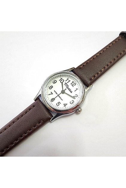 Retro Women's Wristwatch Vintage Design Iconic with Silver Color Strap, Minimal